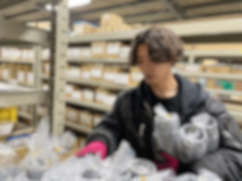 倉庫職業務中の写真①