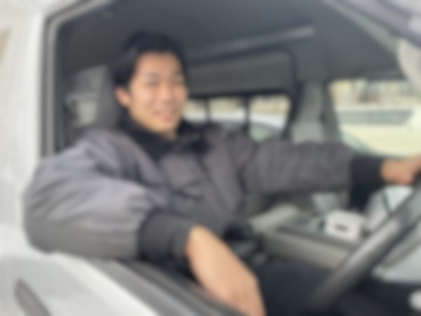 倉庫職 社員写真①